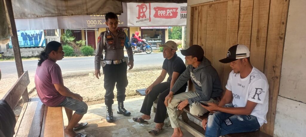 Polsek Saketi Terus Lakukan Sambang Warga untuk Jaga Kamtibmas 2 WhatsApp Image 2023 12 29 at 14.59.23