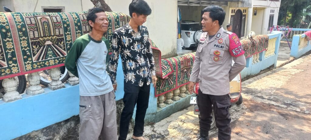 Polsek Saketi Terus Lakukan Sambang Warga dan Dialogis untuk Menjaga Kamtibmas 5 WhatsApp Image 2023 12 29 at 15.05.15