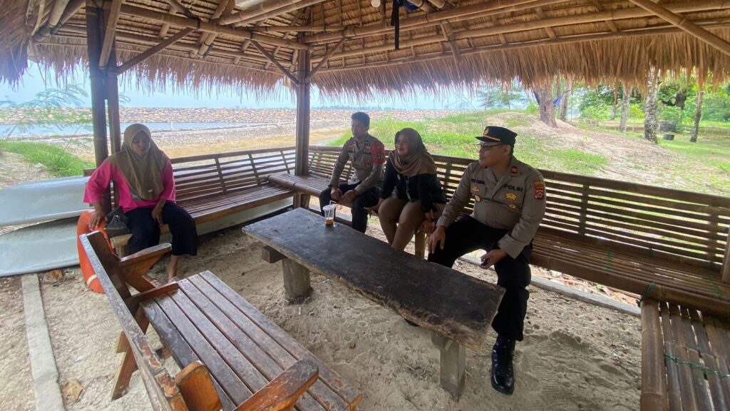 Polsek Panimbang Gelar Patroli Wisata Tanjung Lesung untuk Antisipasi Guantibmas 3 WhatsApp Image 2023 12 30 at 16.36.14