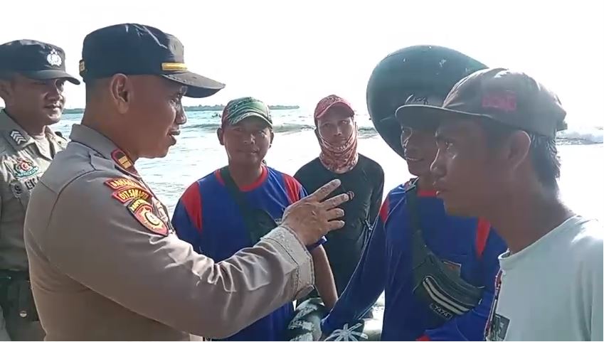 Imbauan Keselamatan Kapolsek Carita: Berhati-hati Saat Melaut di Musim Cuaca Kurang Baik 6 carita