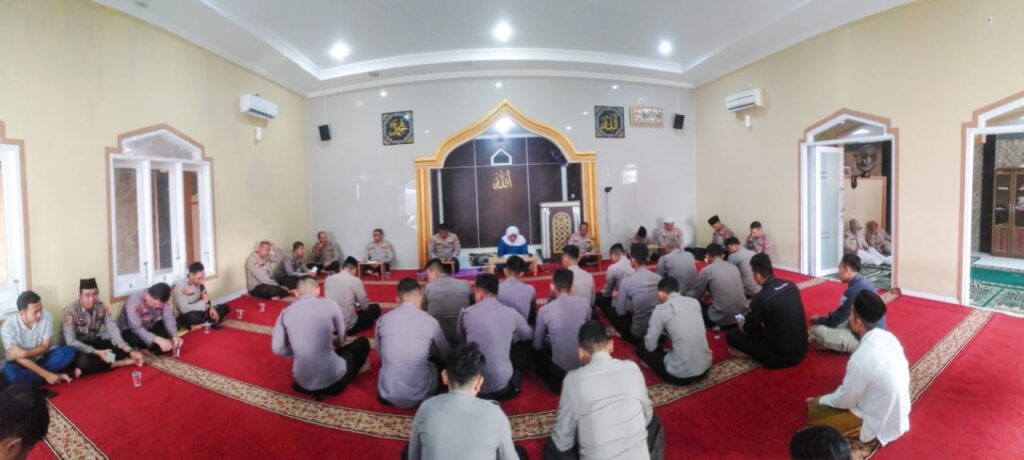 Polres Pandeglang Gelar Pengajian Rutin untuk Meningkatkan Imun dan Taqwa Personil 6 IMG 20240516 WA0001