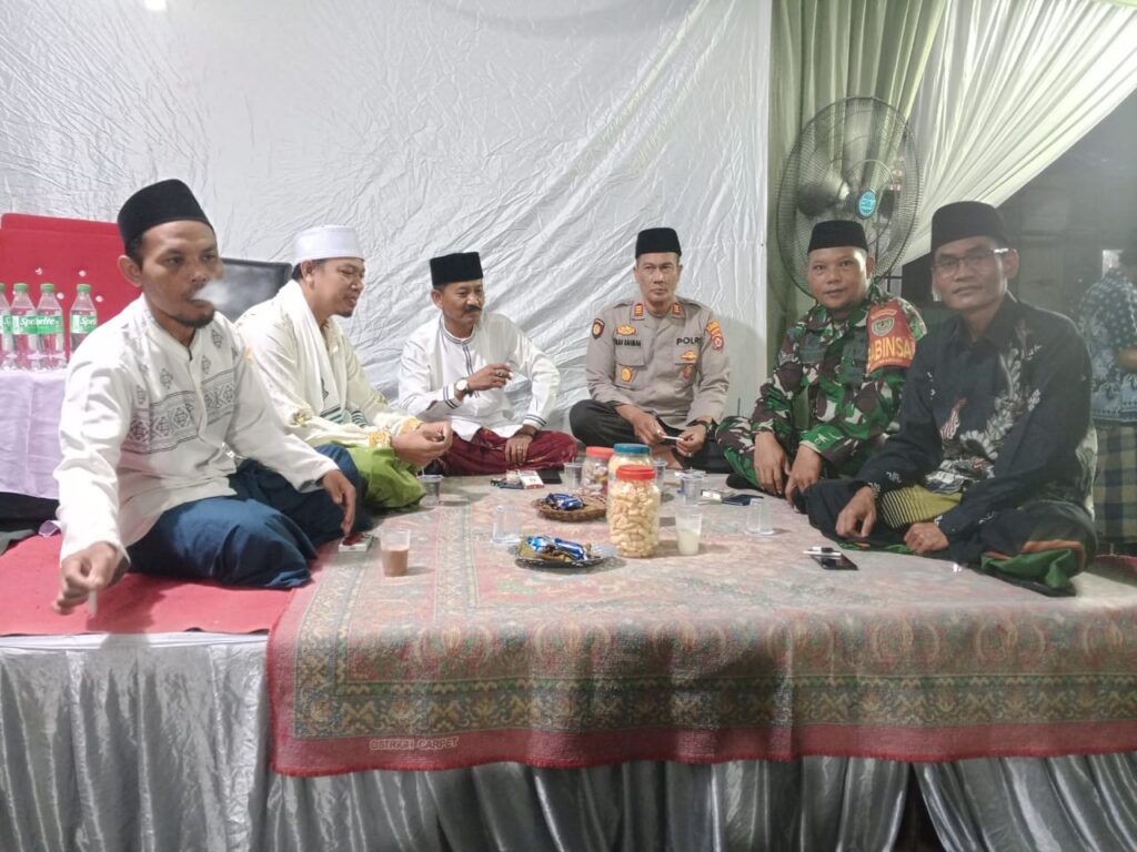 Kapolsek Angsana Polres Pandeglang Bersama Muspika, Hadiri Kegiatan Pengajian di Desa Padamulya Kecamatan Angsana 6 WhatsApp Image 2024 05 07 at 05.37.56