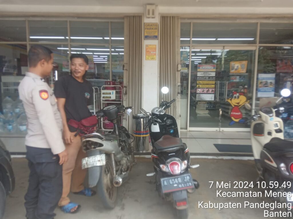 Aipda Khotimi Polsek Menes Polres Pandeglang Melakukan Sambang di Indomaret Desa Menes 9 WhatsApp Image 2024 05 07 at 13.05.19