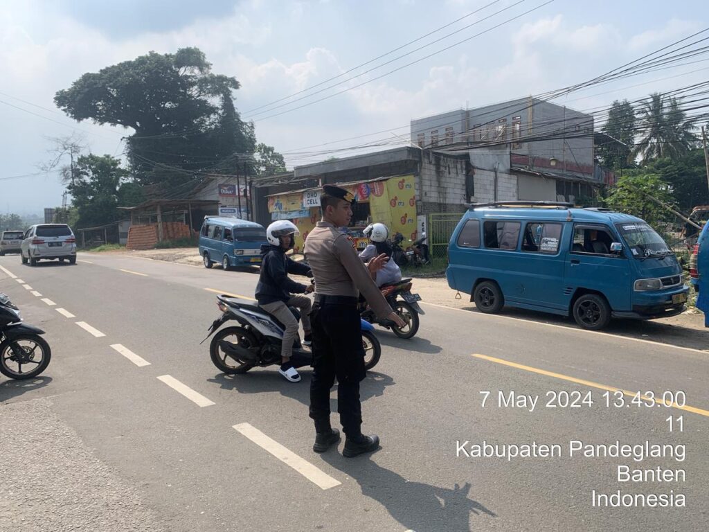 Polres Pandeglang: Personel Samapta Rutin Lakukan Gatur Pagi untuk Kamseltibcarlantas 8 WhatsApp Image 2024 05 07 at 18.19.18