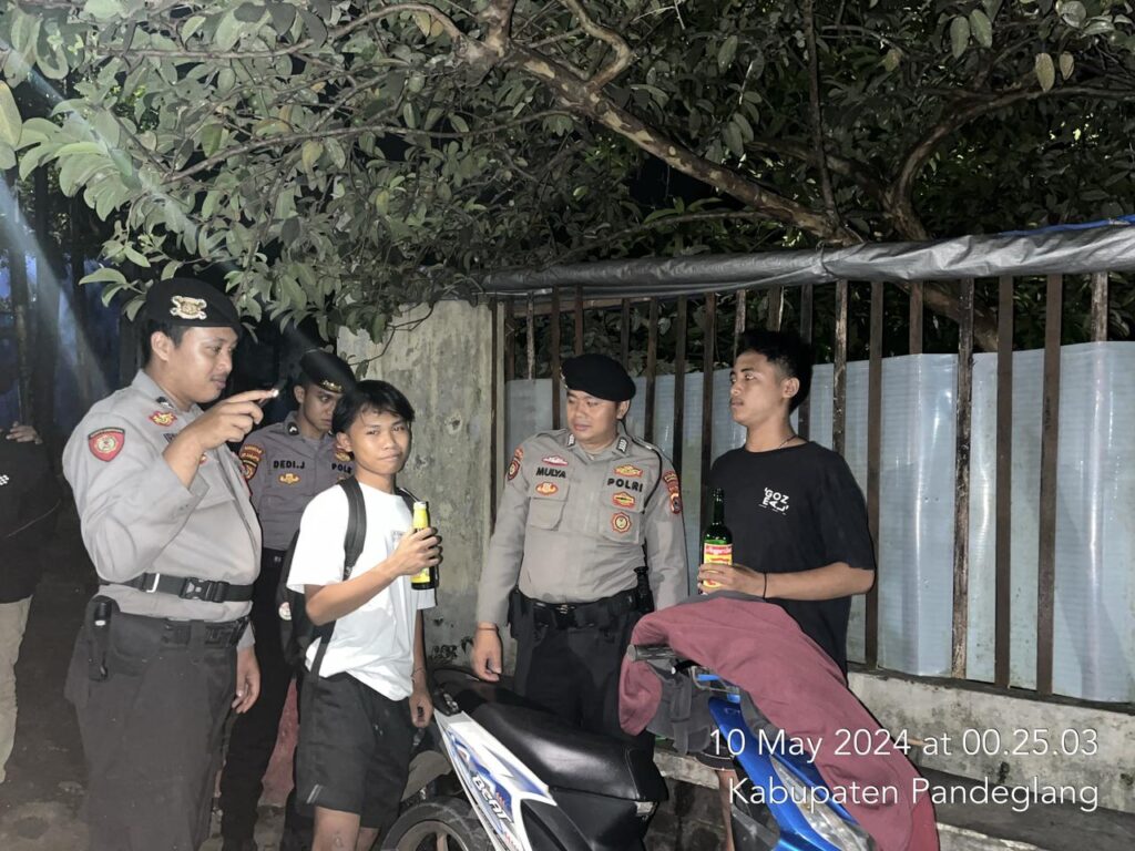 Polres Pandeglang Gencar Lakukan Patroli Malam Akhir Pekan untuk Antisipasi Balap Liar dan Kejahatan 4 WhatsApp Image 2024 05 10 at 02.36.48