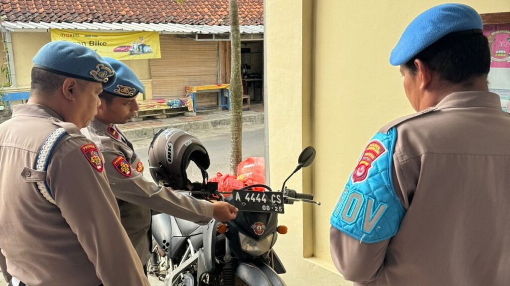 Propam Polres Pandeglang Gelar Sidak Gaktiblin untuk Cegah Penggunaan Knalpot Brong 2 WhatsApp Image 2024 05 10 at 09.21.17