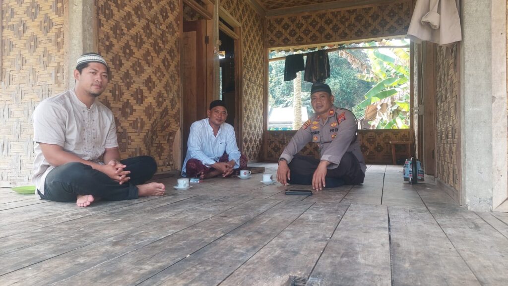 Kapolsek Carita Polres Pandeglang Silaturahmi ke Pondok Majelis Taklim Sate, Tembong 5 WhatsApp Image 2024 05 10 at 14.27.39