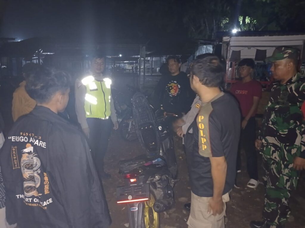 Operasi Bersama: Patroli Gabungan Polsek Menes, Koramil Menes, dan Sat Pol PP Membentengi Kondusifitas Kamtibmas 6 WhatsApp Image 2024 05 12 at 15.37.25