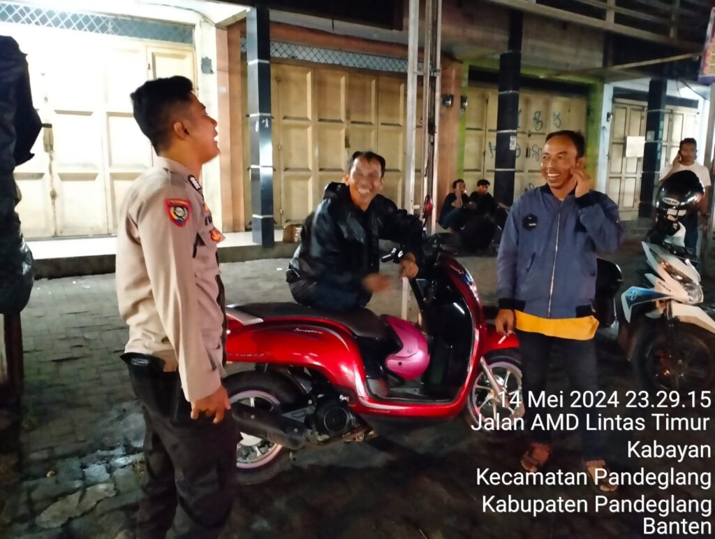 Polsek Pandeglang Giat Lakukan Patroli Rutin untuk Pencegahan Gangguan Kamtibmas dan Kriminalitas 1 WhatsApp Image 2024 05 15 at 05.35.51