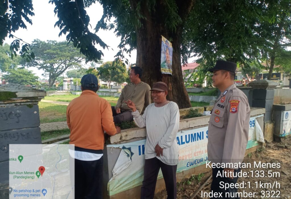 Polsek Menes Laksanakan Patroli Rutin untuk Cegah Curat, Curas, dan Curanmor di Wilayah Hukum Polsek Menes 7 WhatsApp Image 2024 05 15 at 17.23.18