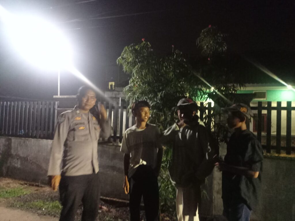 Polsek Patia Polres Pandeglang Tingkatkan Patroli KRYD untuk Wujudkan Kamtibmas yang Kondusif 9 WhatsApp Image 2024 05 17 at 06.04.05