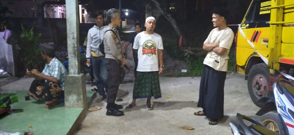 Bhabinkamtibmas Polsek Cadasari Membangun Kemitraan dengan Masyarakat Melalui Kunjungan Rutin 7 WhatsApp Image 2024 05 19 at 01.37.34