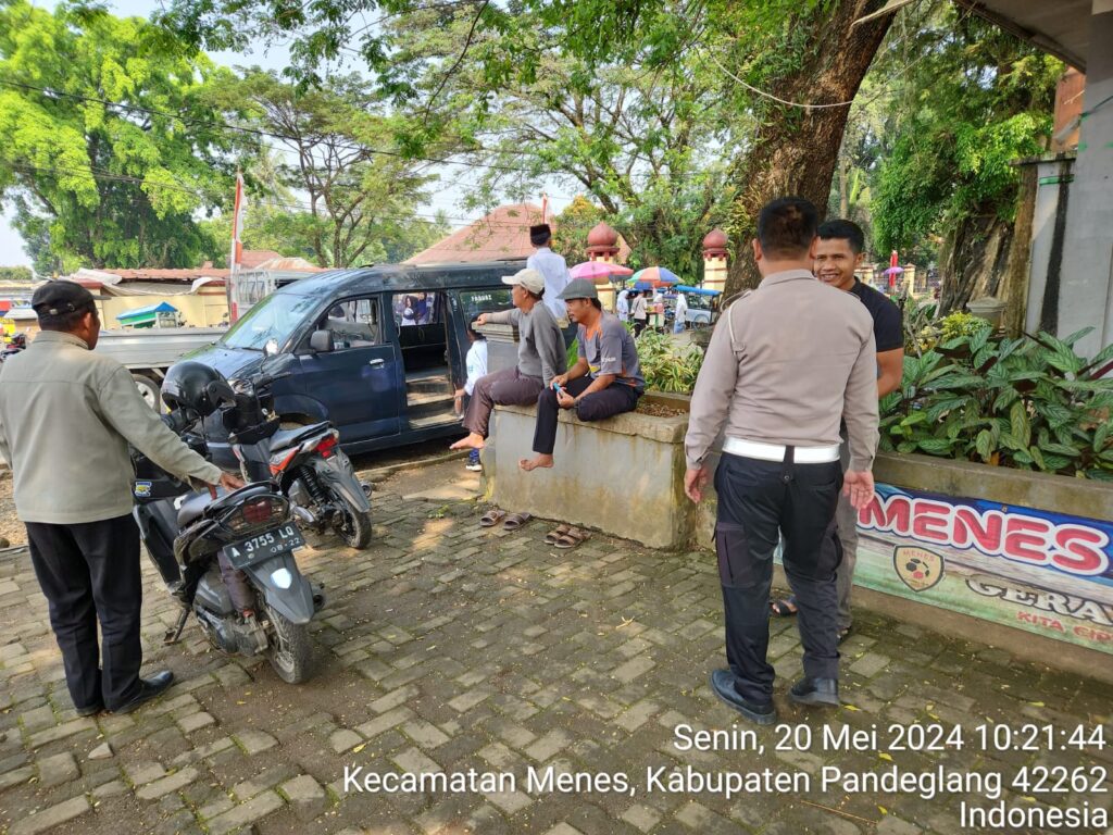 Polsek Menes Polres Pandeglang Laksanakan Patroli Rutin untuk Mencegah Tindak Pidana 8 WhatsApp Image 2024 05 20 at 13.56.10