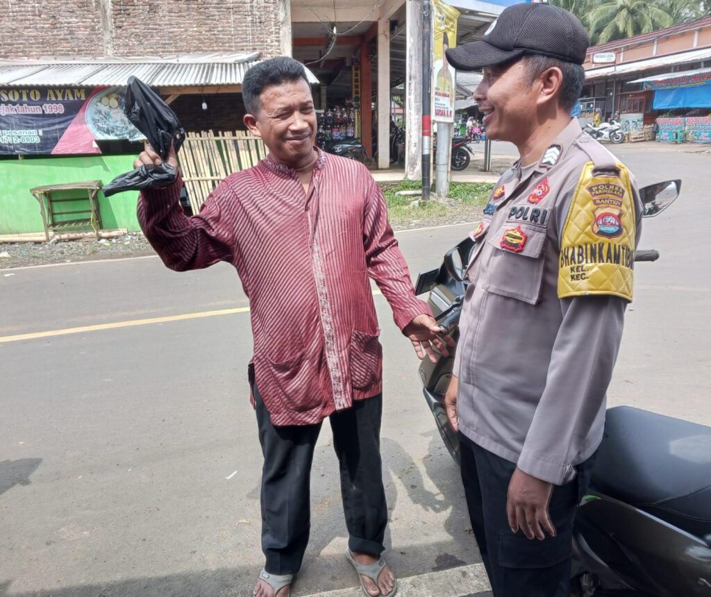 Polsek Cibaliung Tingkatkan Patroli untuk Menjaga Stabilitas Keamanan Wilayah 5 WhatsApp Image 2024 05 20 at 17.27.06