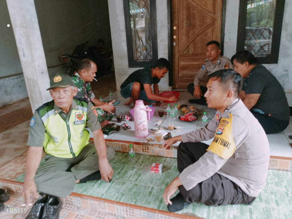 Polsek Cibaliung Lakukan Patroli Rutin Demi Keamanan Wilayah 10 WhatsApp Image 2024 05 21 at 12.45.49
