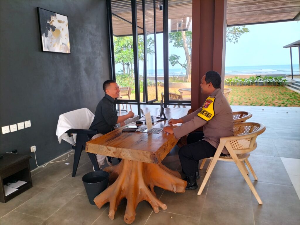 Bhabinkamtibmas Polsek Carita Tingkatkan Sinergi dengan Hotel di Kecamatan Carita 9 WhatsApp Image 2024 05 21 at 13.24.04