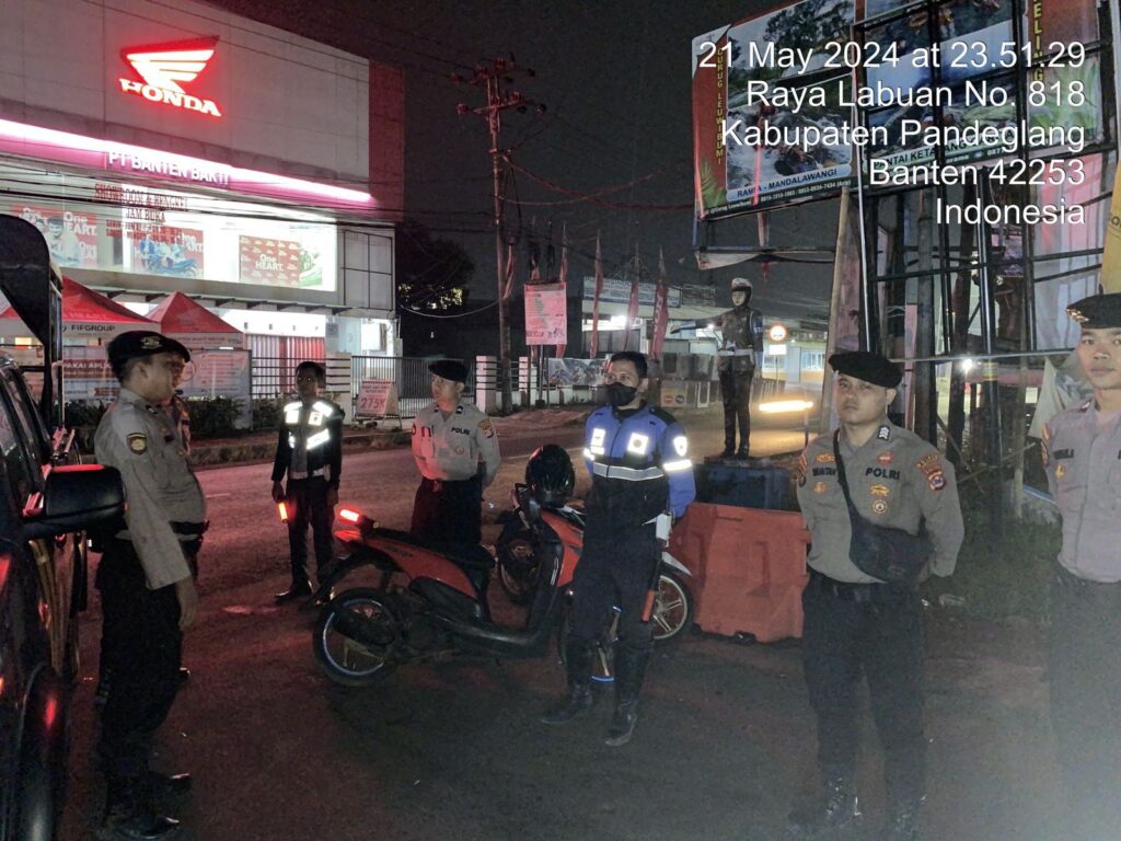 Polres Pandeglang dan Dishub Gelar Giat Strong Point untuk Kelancaran Lalu Lintas 2 WhatsApp Image 2024 05 22 at 04.56.21