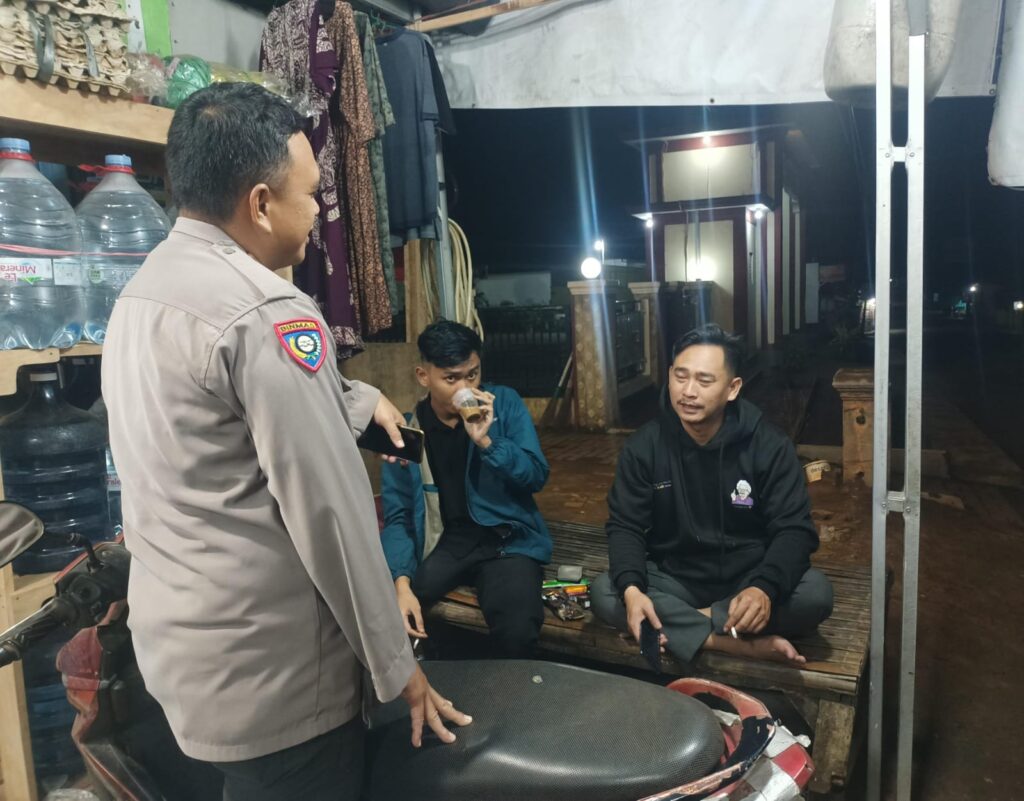 Polsek Bojong Intensifkan Patroli untuk Mewujudkan Kamtibmas Kondusif 9 WhatsApp Image 2024 05 22 at 09.01.51