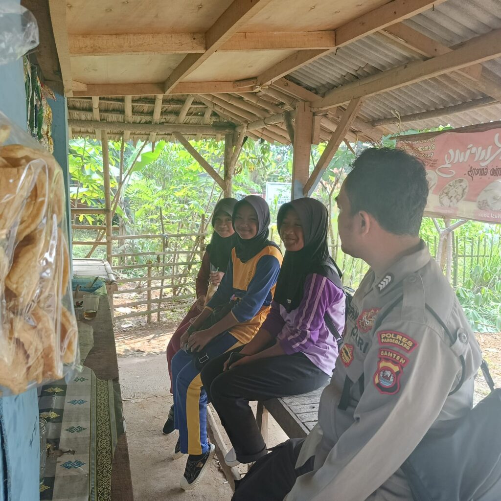 Polsek Picung Laksanakan Sambang DDS Upaya Ciptakan Kamtibmas Kondusif 2 WhatsApp Image 2024 05 23 at 01.13.58
