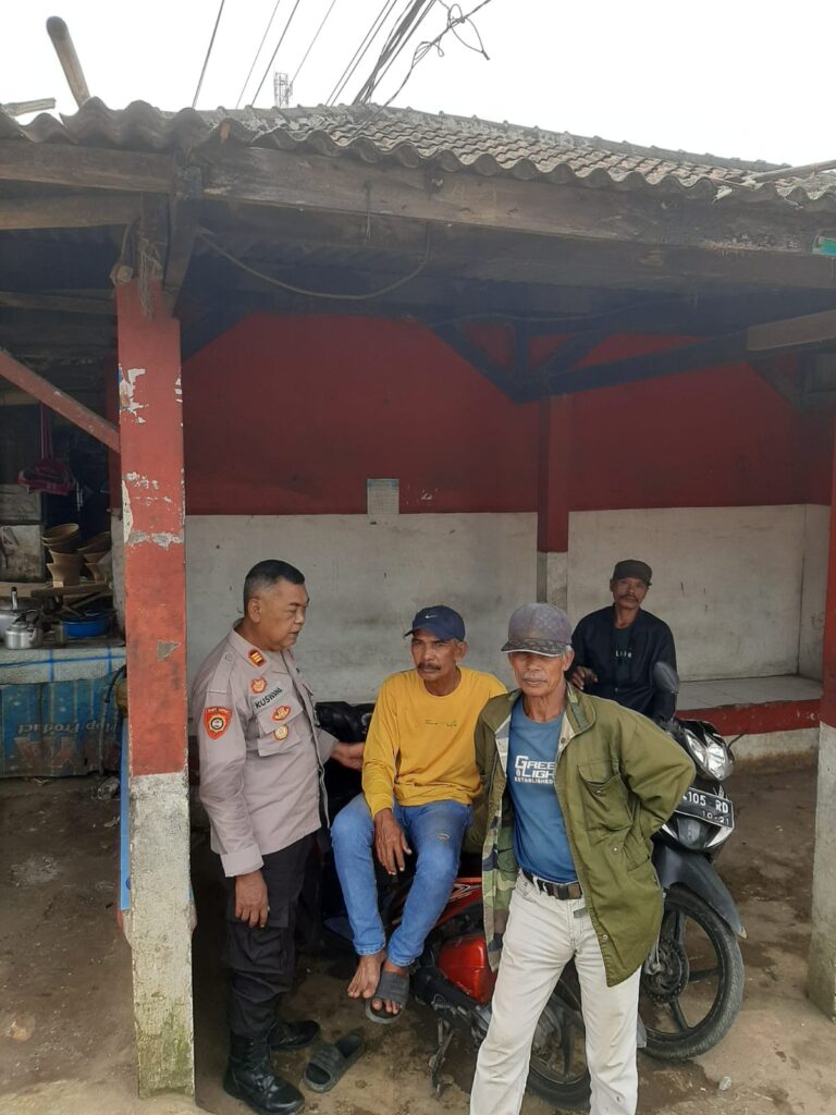 Patroli Dialogis Polsek Bojong: Membangun Kesadaran Kamtibmas di Pangkalan Ojek Pasar Bojong 1 WhatsApp Image 2024 05 23 at 11.25.18