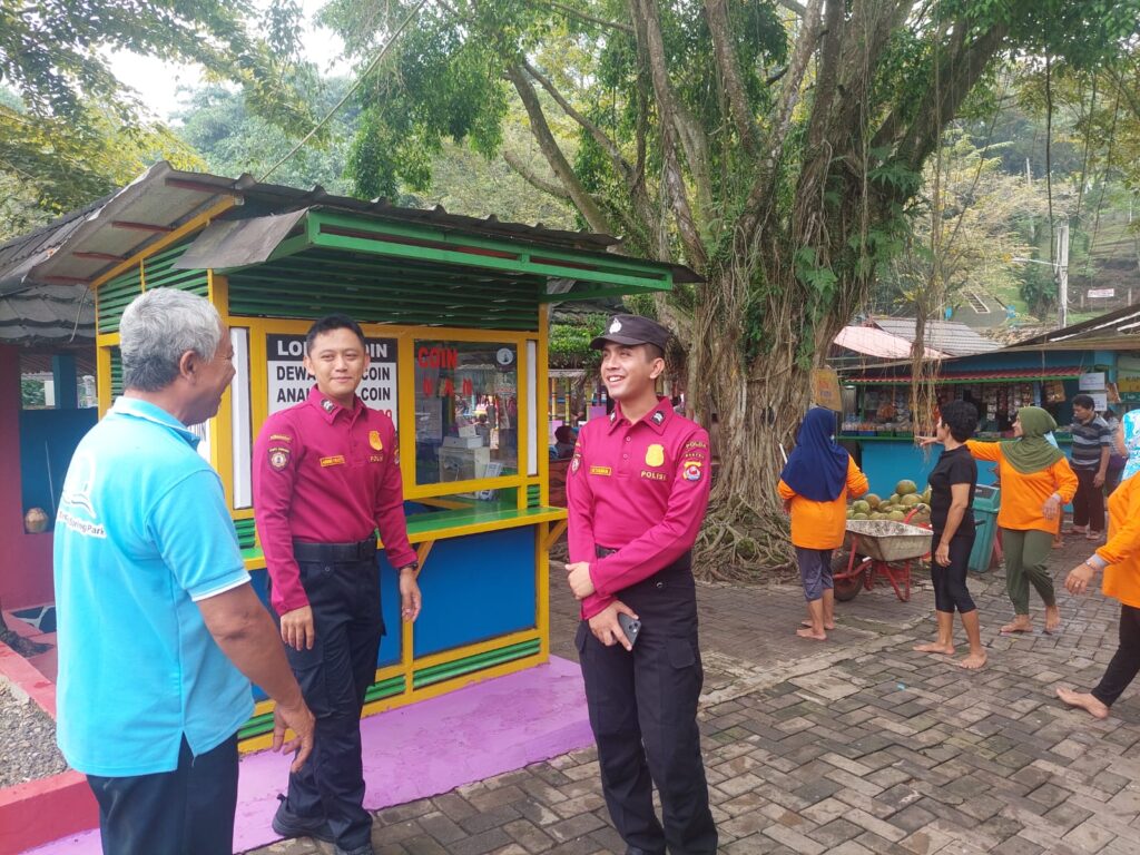 Satuan Pengamanan Objek Vital Polres Pandeglang Gelar Patroli di Objek Wisata Alam Selama Libur Panjang Hari Raya Waisak 3 WhatsApp Image 2024 05 23 at 11.46.55