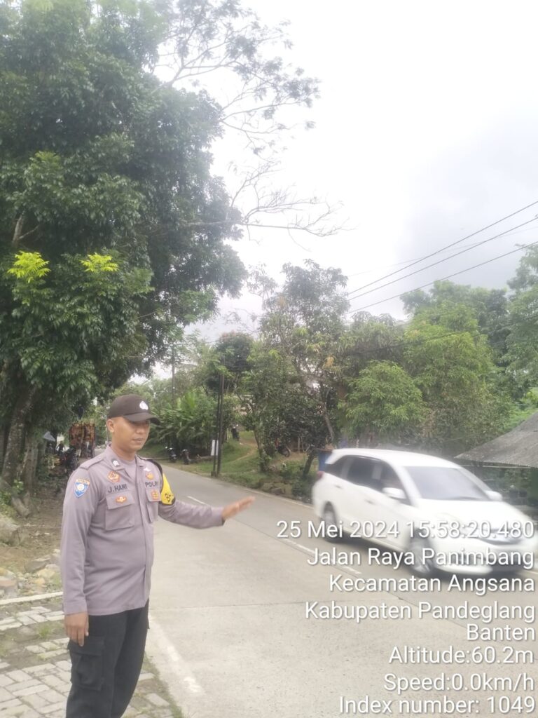 Anggota Piket Polsek Angsana Polres Pandeglang Laksanakan Strongpoint Sore 5 WhatsApp Image 2024 05 25 at 19.01.09