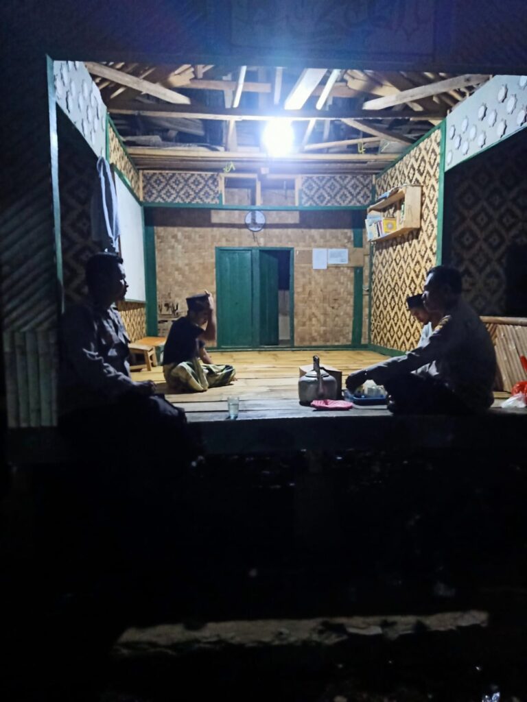 Kunjungan Kanit Binmas Polsek Cadasari ke Rumah Warga Tingkatkan Keamanan dan Keakraban 8 WhatsApp Image 2024 05 26 at 00.13.33