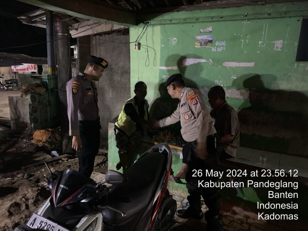 Sat Samapta Polres Pandeglang Gelar Patroli Malam untuk Antisipasi Tindakan Kriminalitas 9 WhatsApp Image 2024 05 27 at 02.24.58