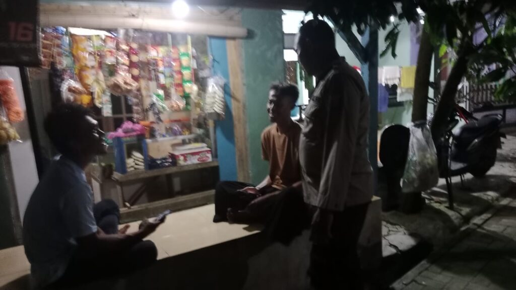 Polsek Carita Gencarkan Patroli Malam untuk Meningkatkan Kamtibmas 2 WhatsApp Image 2024 05 27 at 06.13.08