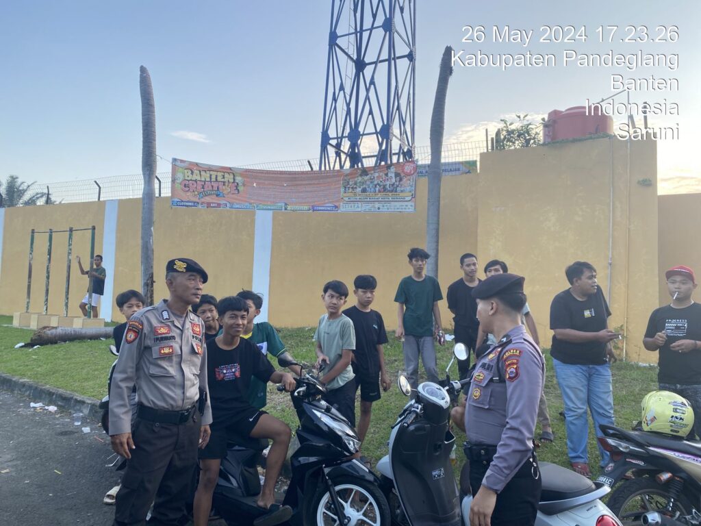 Sat Samapta Polres Pandeglang Sambangi Stadion Badak Pandeglang Berikan Himbauan Kepada Anak Muda Untuk Hindari Tindakan Merugikan 10 WhatsApp Image 2024 05 27 at 08.22.49