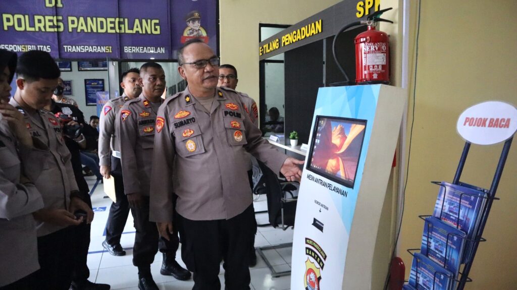 Polres Pandeglang Terima Kunjungan Supervisi Pelayanan Publik dan Beyond Trust T.A. 2024 1 WhatsApp Image 2024 05 27 at 11.41.35
