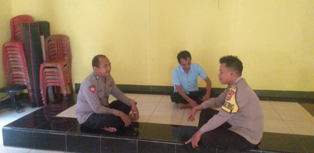 Upayakan Ciptakan Kamtibmas Kondusif, Personil Polsek Jiput Lakukan Patroli Dialogis 3 WhatsApp Image 2024 05 27 at 16.23.29