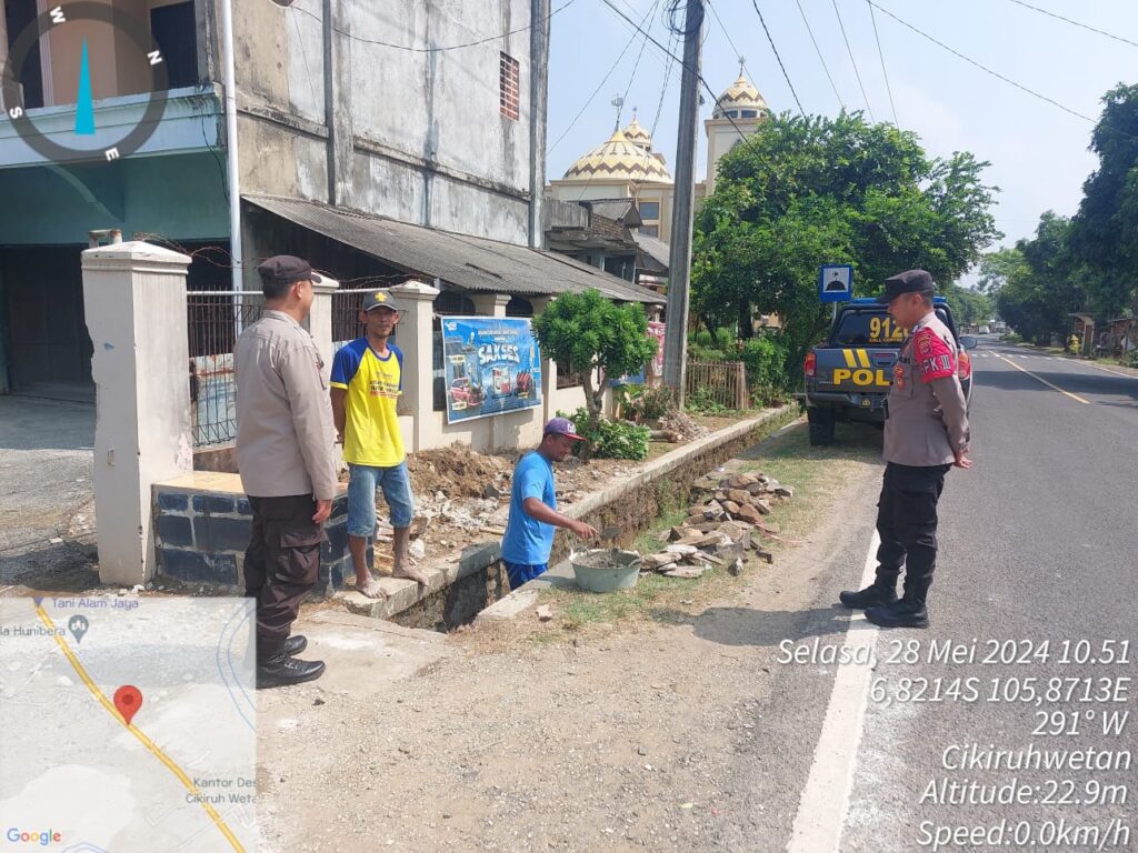 Polsek Cikeusik Gelar Patroli Siang ke Desa Binaan 6 WhatsApp Image 2024 05 28 at 15.01.30