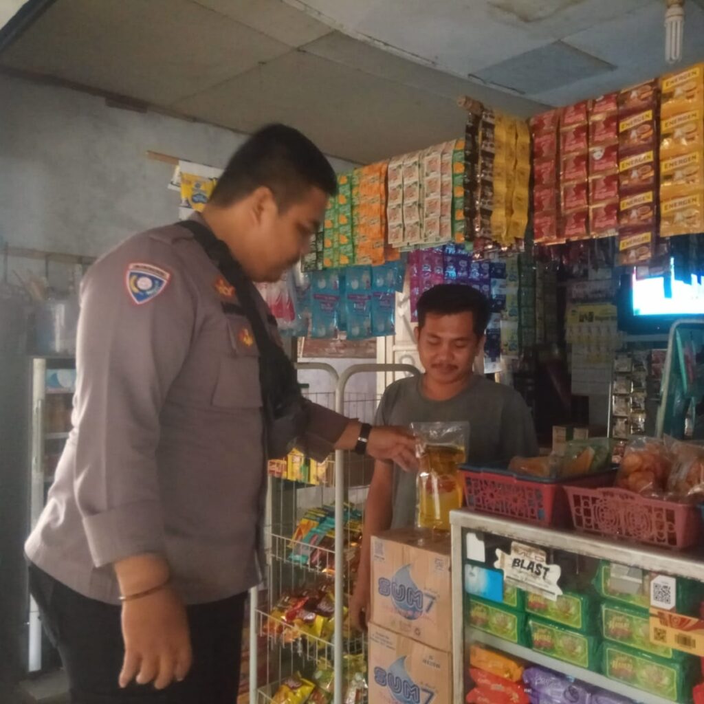 Sambangi Masyarakat Desa Kramatmanik, Bhabinkamtibmas Polsek Angsana Polres Pandeglang Berikan Pesan Kamtibmas 5 WhatsApp Image 2024 05 28 at 19.57.32