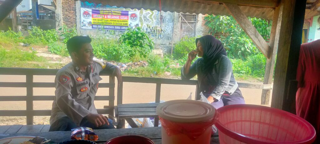 Ciptakan Situasi yang Aman dan Kondusif Polsek Saketi Lakukan Sambang ke Warga Binaan 5 WhatsApp Image 2024 05 29 at 21.20.00