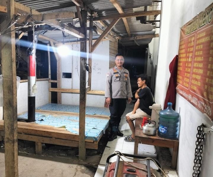 Bhabinkamtibmas Polsek Angsana Polres Pandeglang Sambangi Masyarakat Desa Padaherang dan Ajak Warga Agar Peduli Kamtibmas 1 IMG 20240601 WA0059
