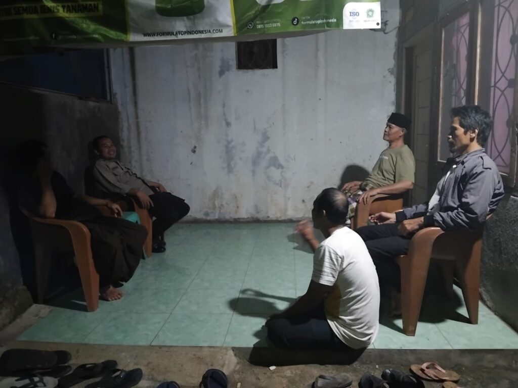 Polsek Cadasari Sambang Warga, Perkuat Tali Silaturahmi dan Keamanan Lingkungan 7 IMG 20240605 WA0020