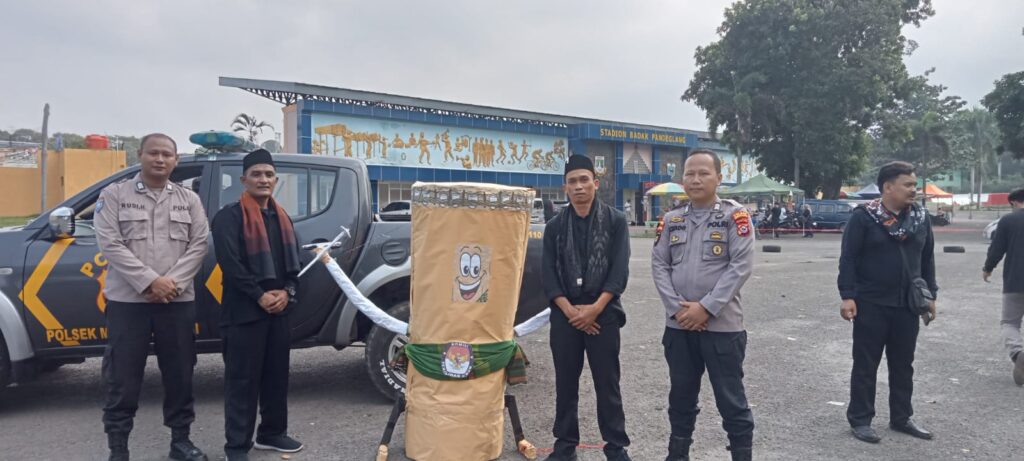 Polsek Mandalawangi Laksanakan Pengawalan Peluncuran Maskot KPU 7 IMG 20240606 WA0021