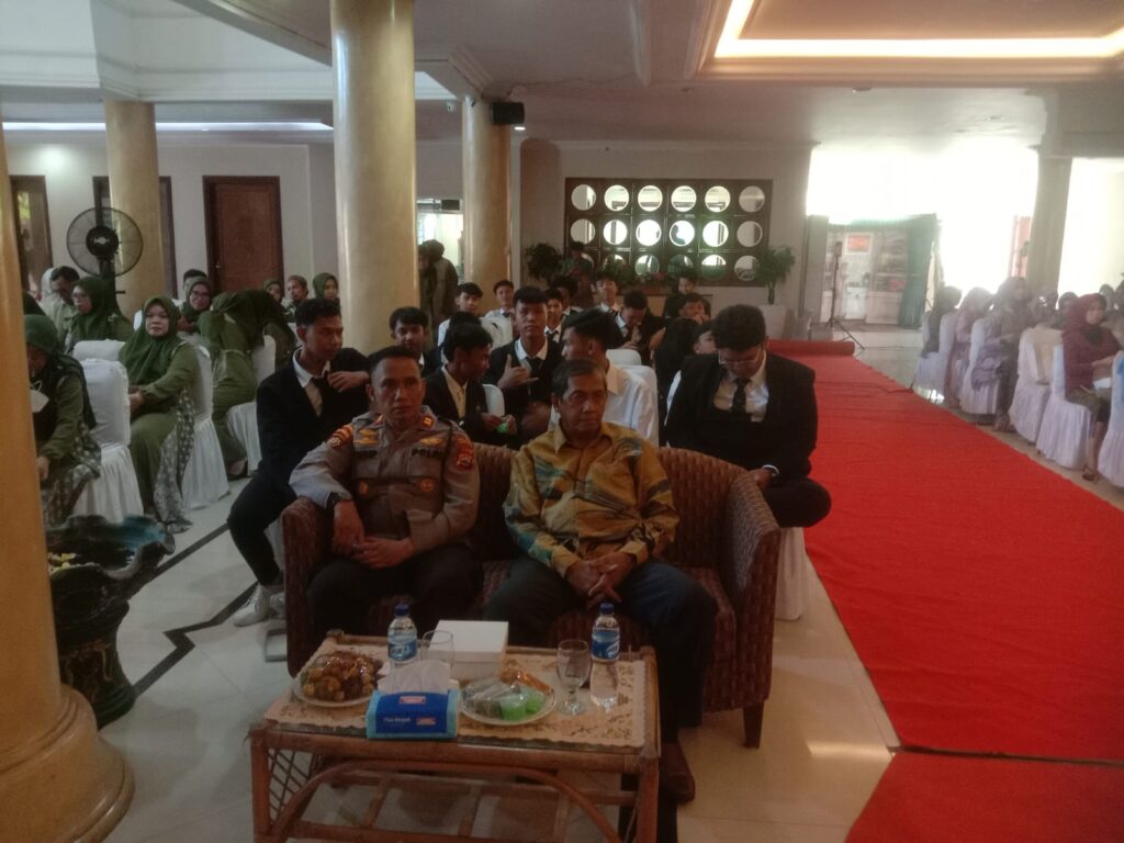 Kapolsek Carita IPTU Turip, S.AP Hadiri Wisuda SMK IKPI Labuan di Hotel Wira Carita 5 IMG 20240606 WA0024