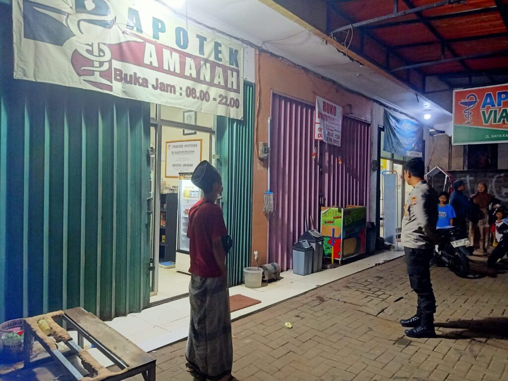Patroli Polsek Cadasari Tingkatkan Keamanan pada Malam Minggu 8 WhatsApp Image 2024 06 02 at 12.51.23