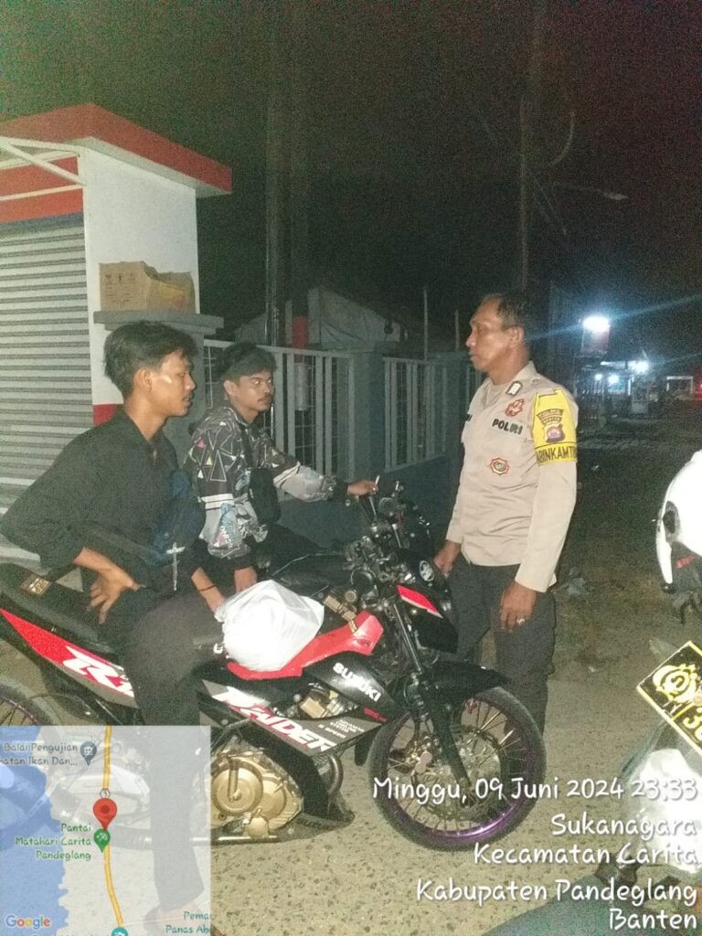 Petugas Patroli Malam Polsek Carita Memberikan Himbauan kepada Pengendara Motor 5 WhatsApp Image 2024 06 10 at 04.57.29