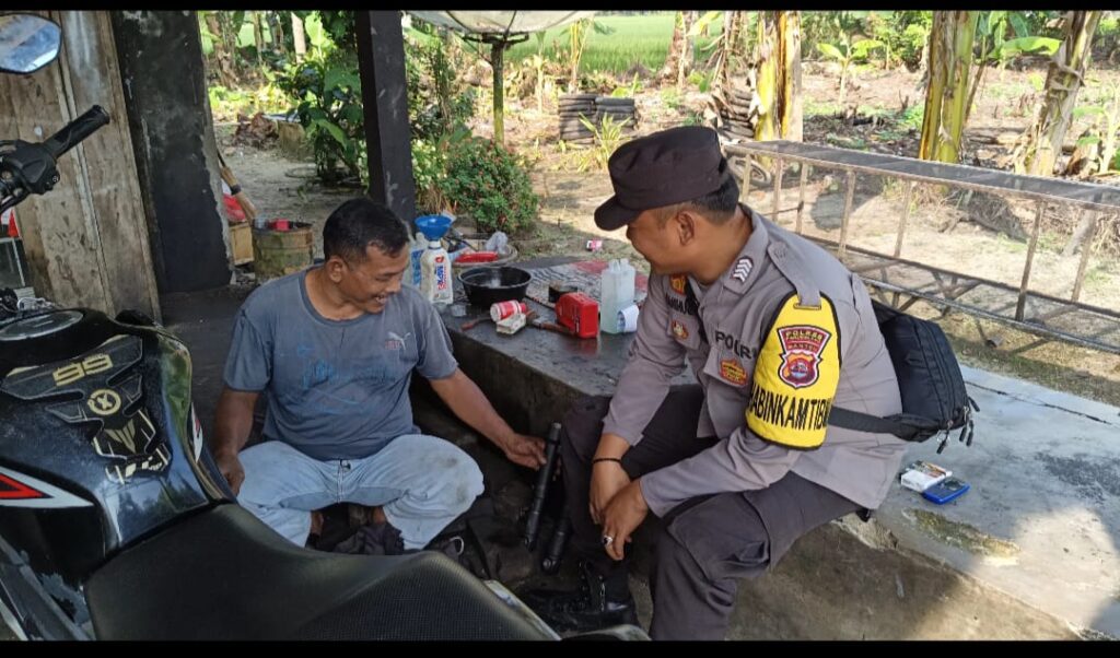 Bhabinkamtibmas Polsek Panimbang Berikan Pesan Kamtibmas kepada Warga Desa Citeureup 1 WhatsApp Image 2024 06 10 at 21.18.21