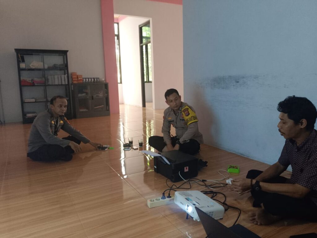 Polsek Menes Sambangi Balai Desa Sukamanah, Tingkatkan Sinergitas Keamanan dan Ketertiban Masyarakat 8 WhatsApp Image 2024 06 13 at 17.10.36