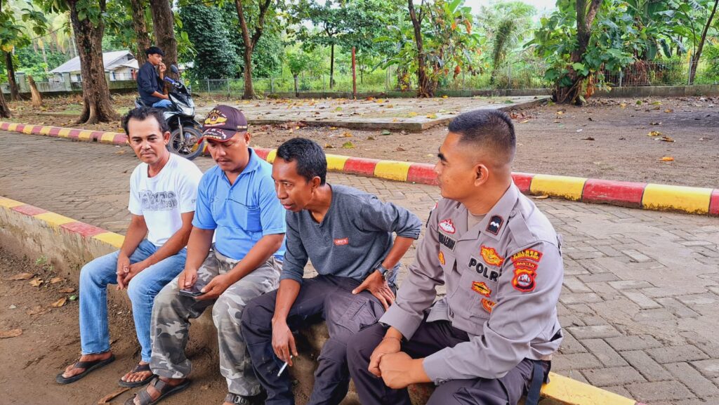 Polsek Sumur Polres Pandeglang Polda Banten Laksanakan Patroli KRYD untuk Ciptakan Situasi Aman dan Kondusif 1 WhatsApp Image 2024 06 15 at 10.48.08
