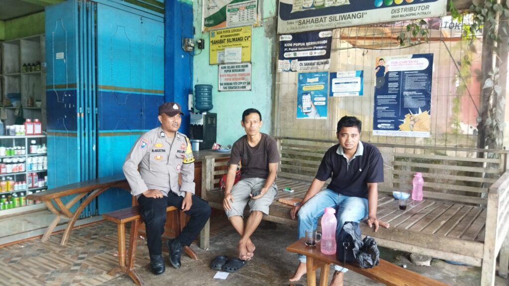 Bhabinkamtibmas Polsek Cimanggu Sambangi Toko Milik Warga Binaan 6 WhatsApp Image 2024 06 15 at 17.41.14