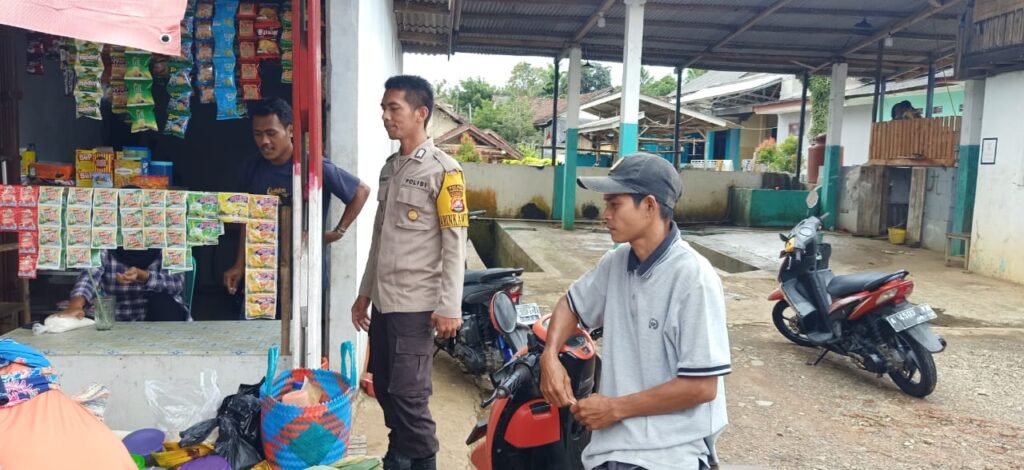 Bhabinkamtibmas Polsek Cimanggu Lakukan Sambang Warga untuk Jaga Kamtibmas 6 WhatsApp Image 2024 06 16 at 14.27.26