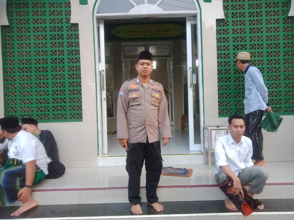 Polsek Menes Polres Pandeglang Amankan Pelaksanaan Shalat Idul Adha di Masjid Amalussolihin Kadu Bangkong 2 WhatsApp Image 2024 06 17 at 11.55.14