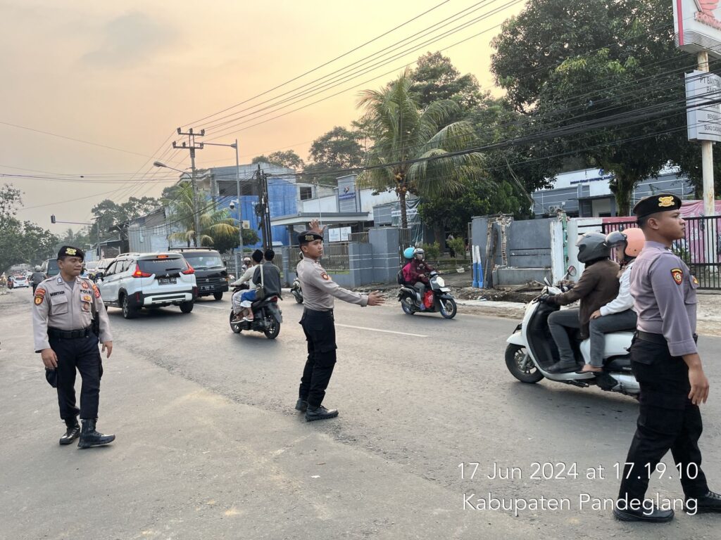 Sat Samapta Polres Pandeglang Gelar Strong Point pada Libur Lebaran Idul Adha 1445 H 10 WhatsApp Image 2024 06 17 at 18.51.30