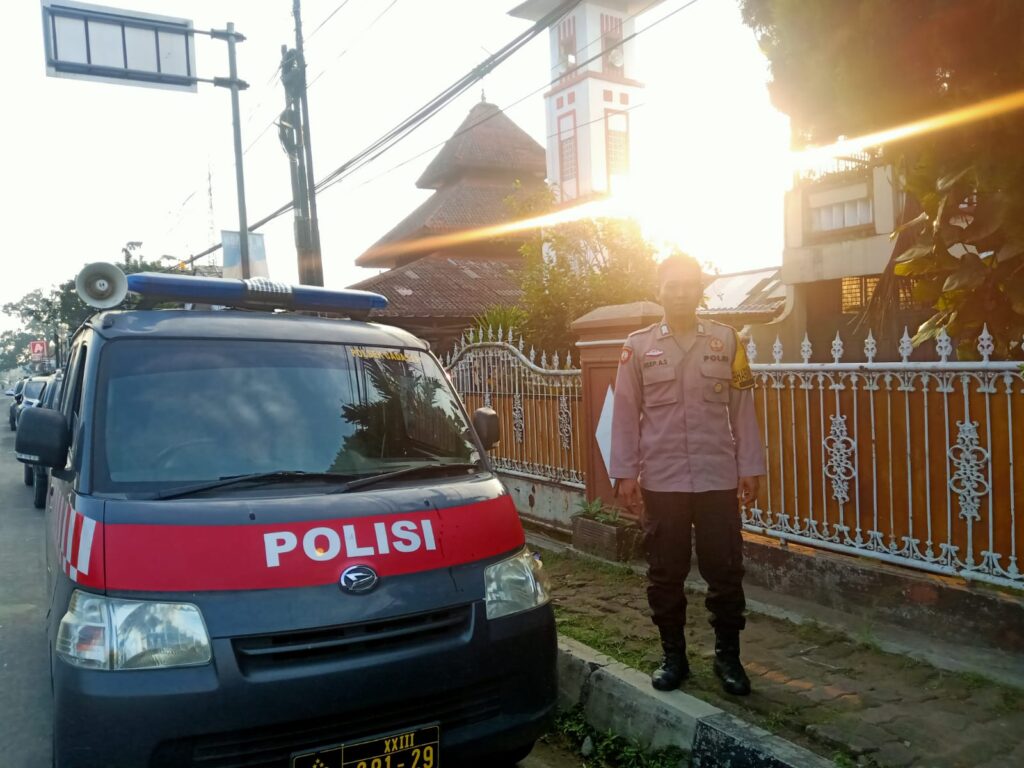 Polsek Cadasari Amankan Pelaksanaan Salat Idul Adha di Masjid Ar Rahman Cigadung 7 WhatsApp Image 2024 06 18 at 08.07.13