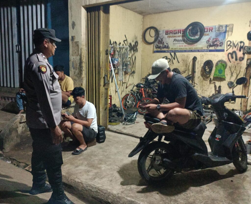 Bhabinkamtibmas Polsek Bojong Polres Pandeglang Sambangi Warga Binaan di Bengkel Desa 9 WhatsApp Image 2024 06 18 at 10.07.04